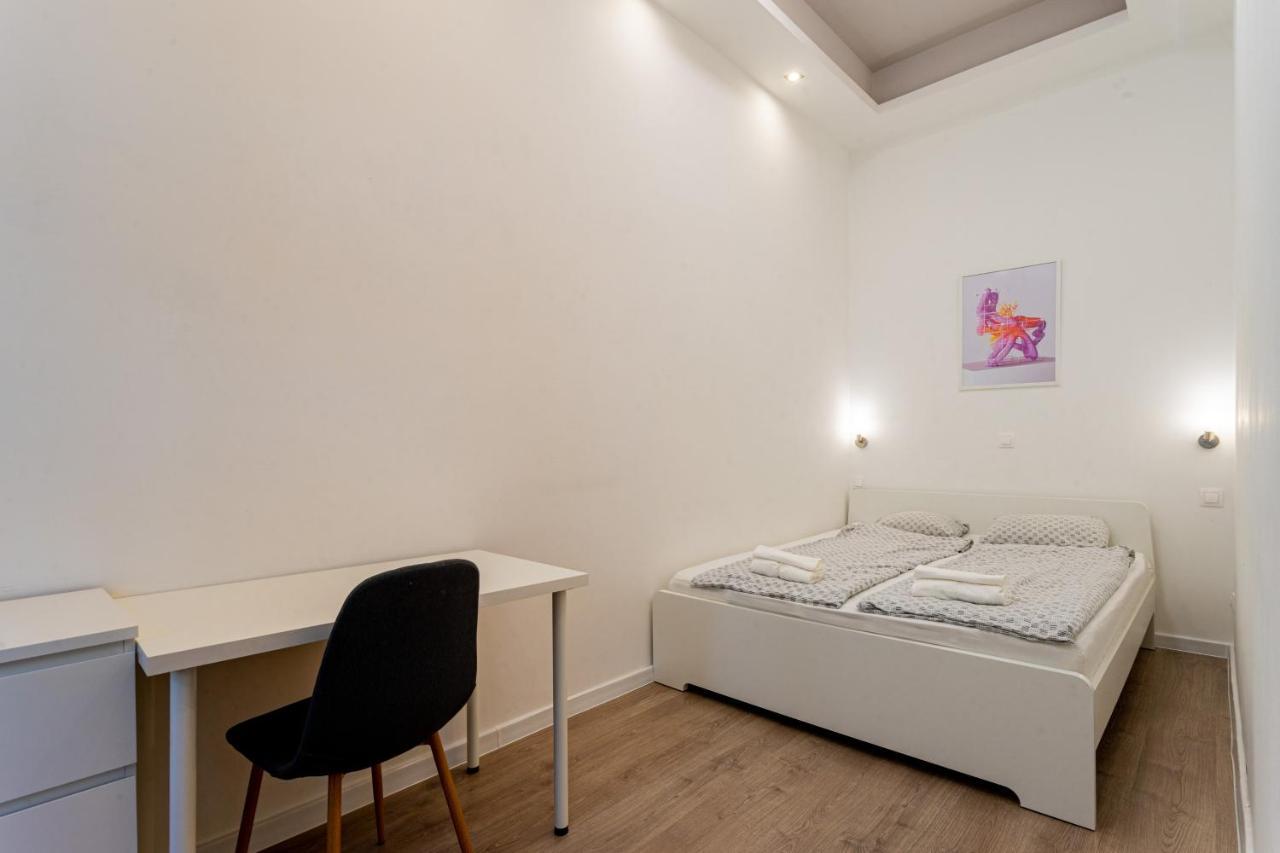 Modernized Condo At Kiraly 51 Budapest Luaran gambar